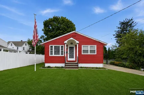 17 Petty Avenue