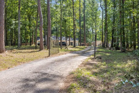 557 Kennon Road