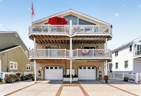 356 E 39th Street