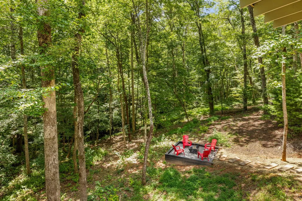 208 Autumn Lane Blairsville, GA 30512