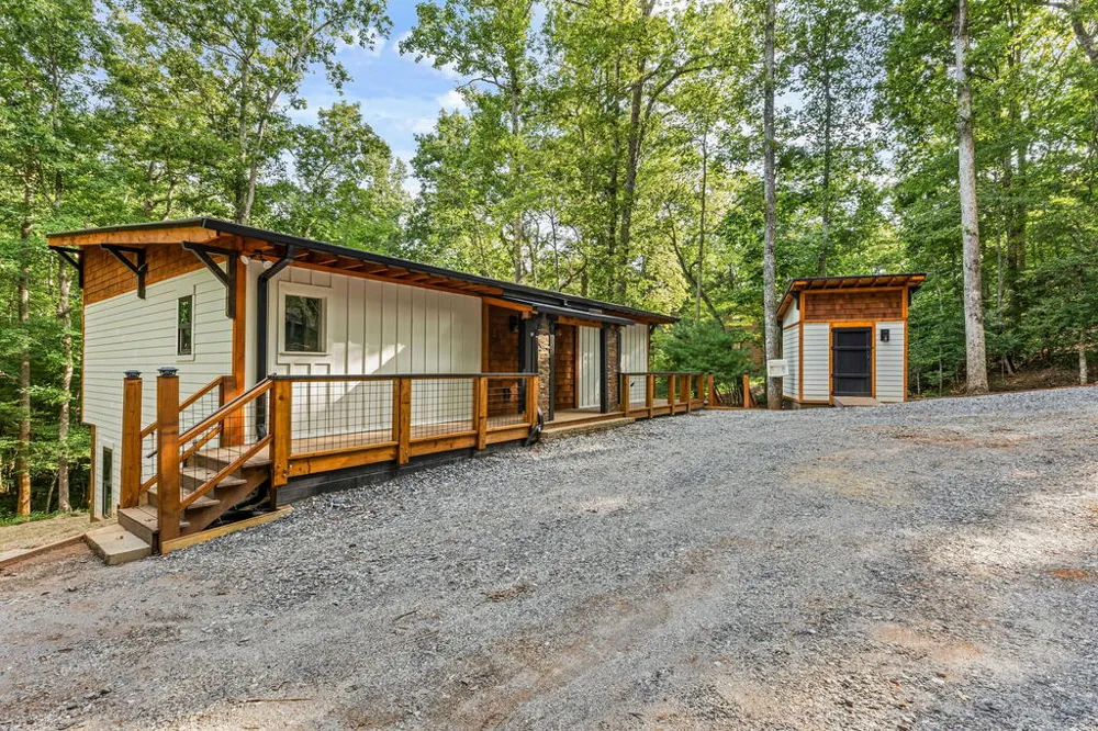 208 Autumn Lane Blairsville, GA 30512