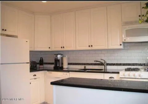 139 Manor Drive #1305