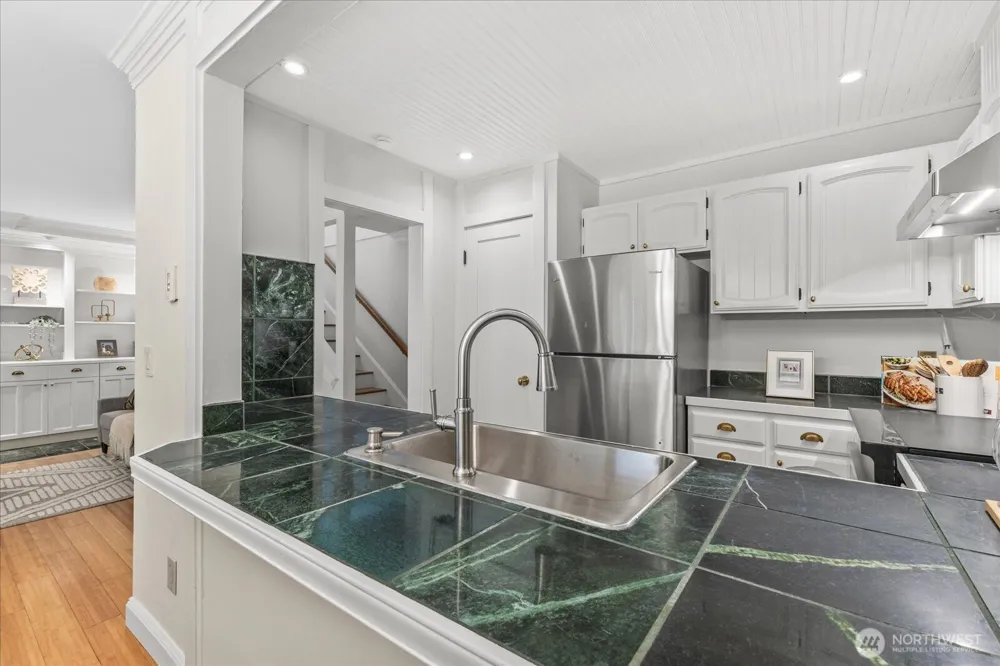 14702 NE 51st Street #A2 Bellevue, WA 98007