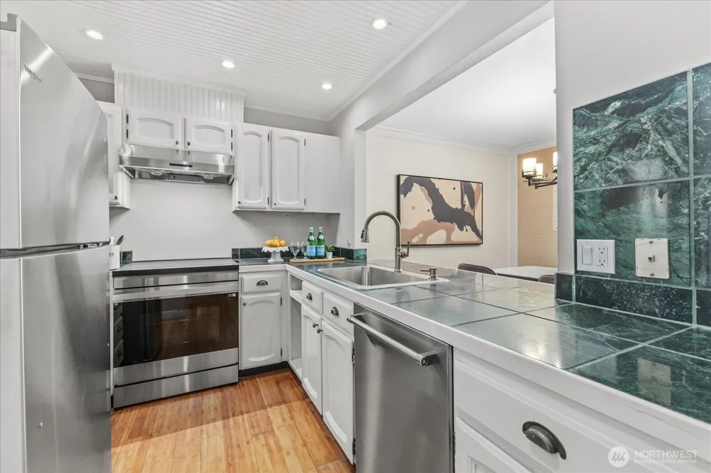 14702 NE 51st Street #A2 Bellevue, WA 98007