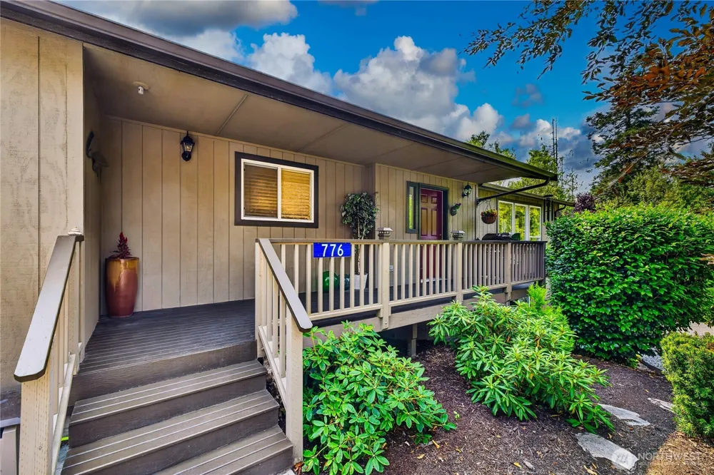 776 shelter bay Drive La Conner, WA 98257