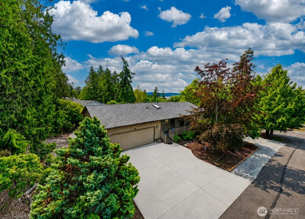 776 shelter bay Drive La Conner, WA 98257