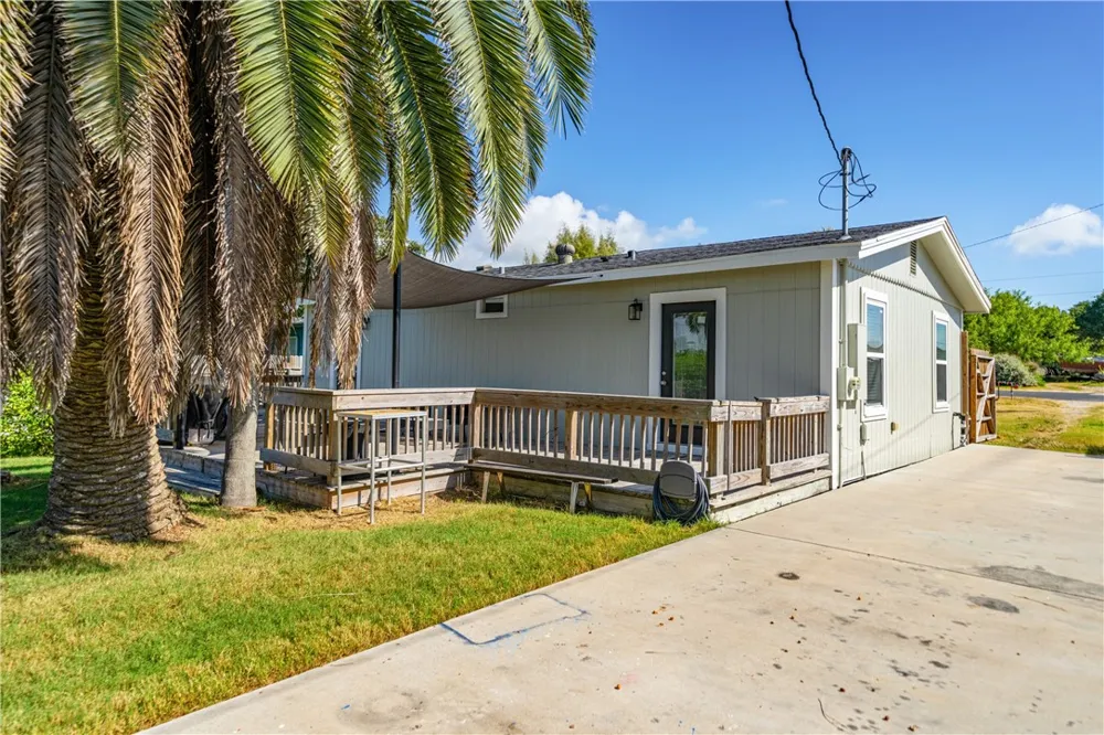329 E Lakeside and 326 Picture Drive Corpus Christi, TX 78418