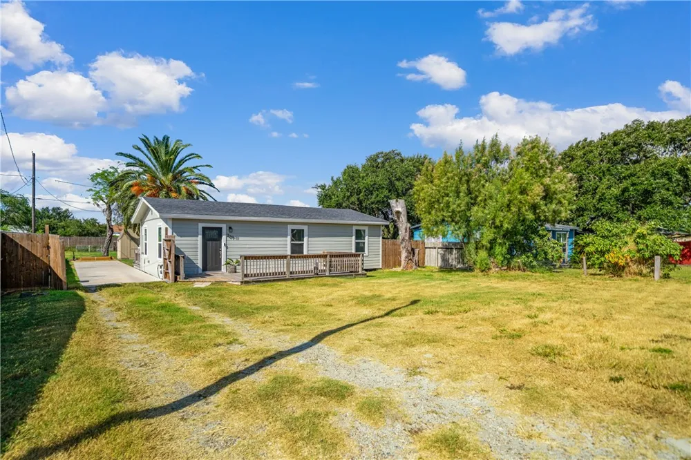 329 E Lakeside and 326 Picture Drive Corpus Christi, TX 78418