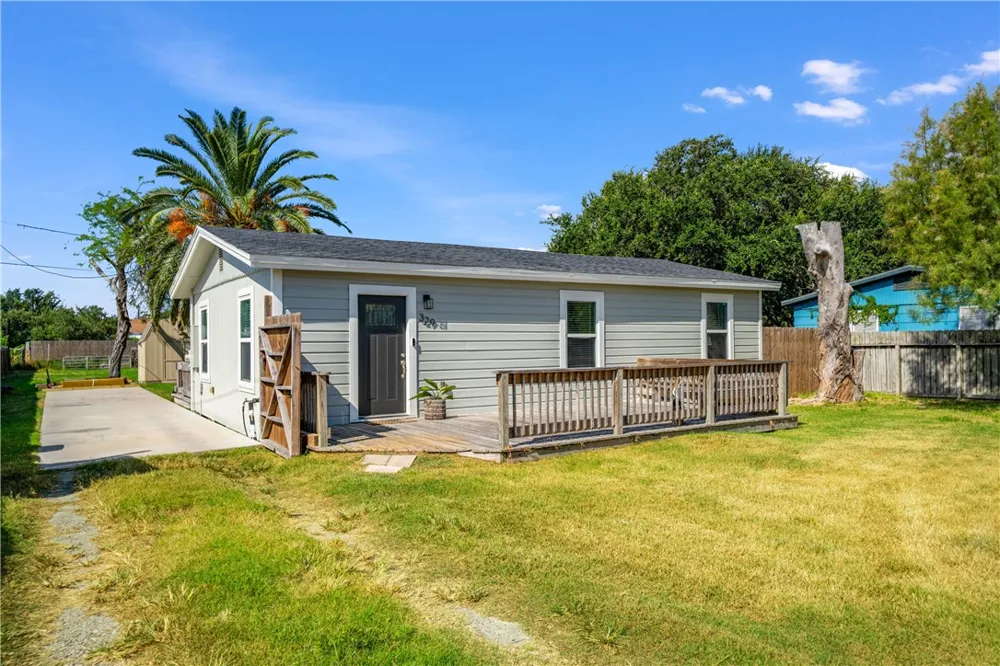 329 E Lakeside and 326 Picture Drive Corpus Christi, TX 78418