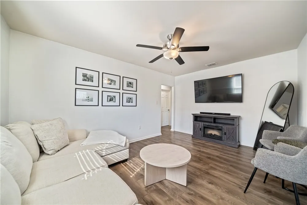 329 E Lakeside and 326 Picture Drive Corpus Christi, TX 78418