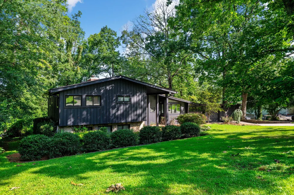 211 Dawn Street Signal Mountain, TN 37377