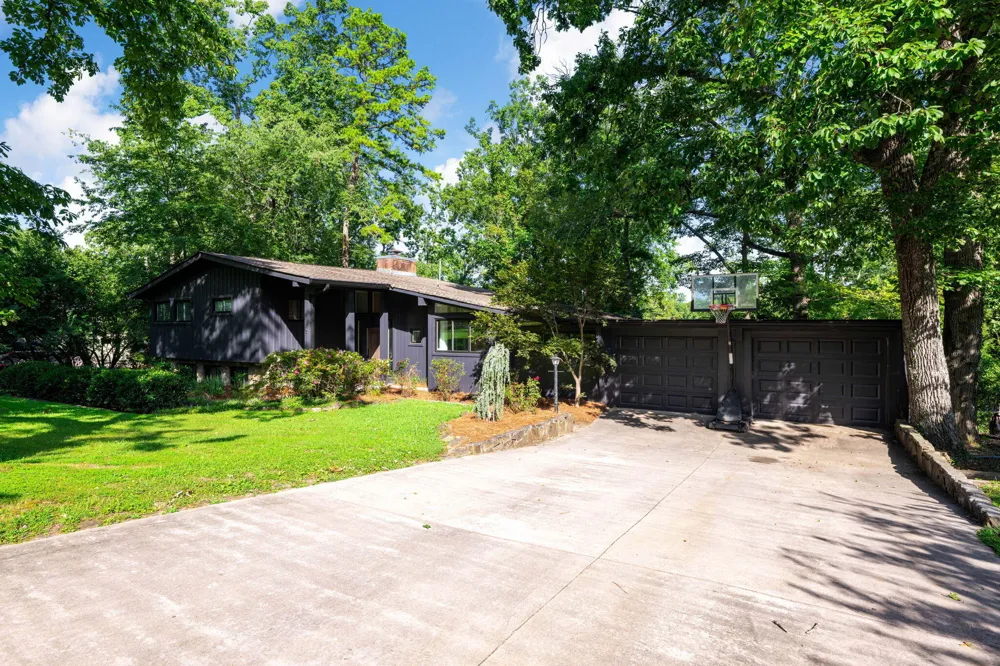 211 Dawn Street Signal Mountain, TN 37377