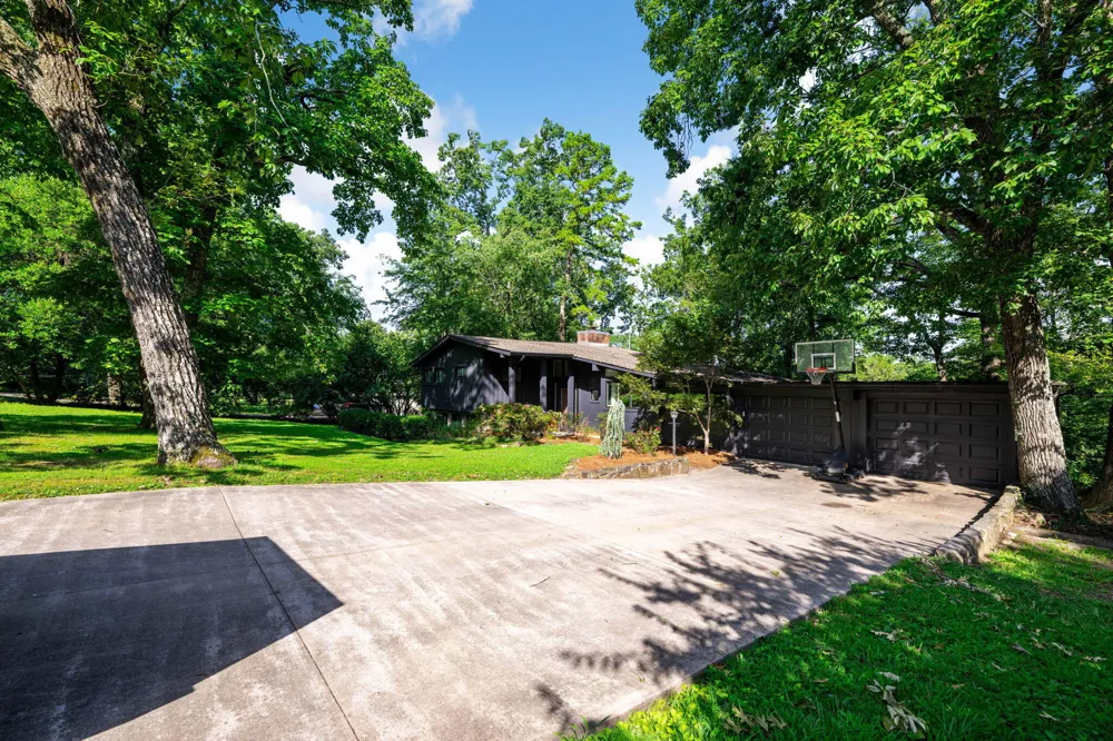 211 Dawn Street Signal Mountain, TN 37377