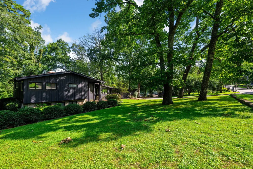 211 Dawn Street Signal Mountain, TN 37377