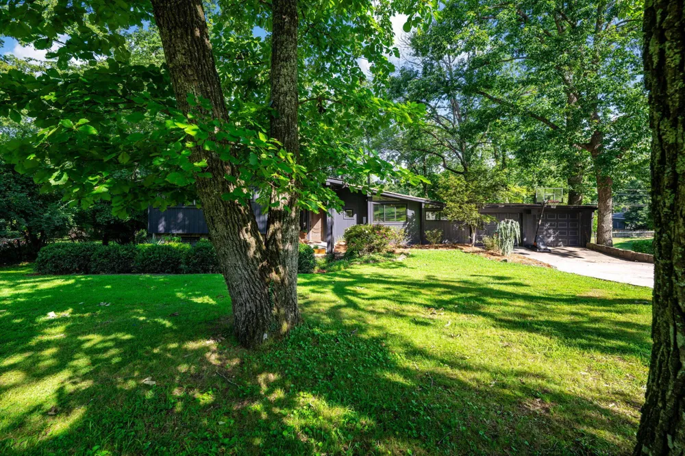 211 Dawn Street Signal Mountain, TN 37377