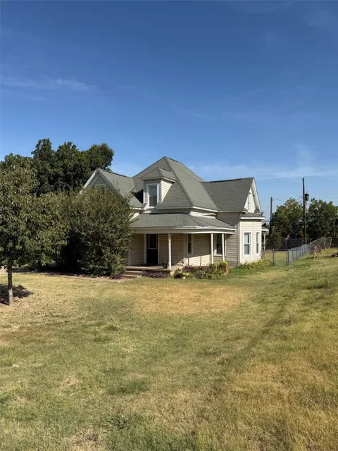303 E 5th Street