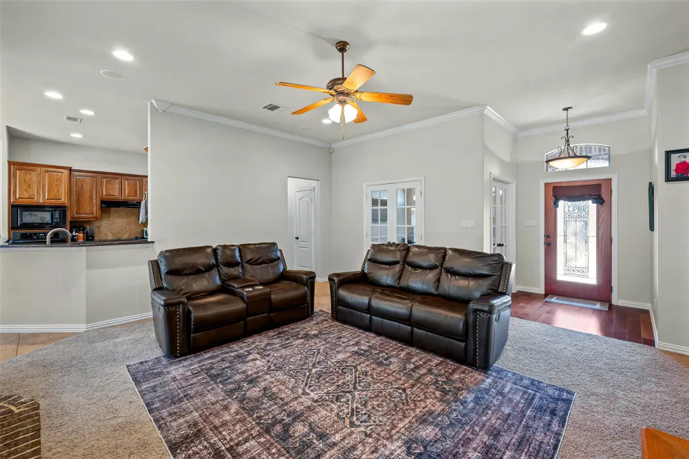 9719 Ravenswood Road Granbury, TX 76049