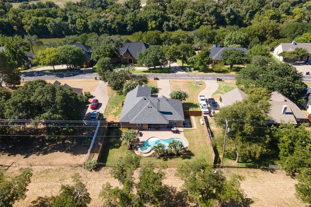 9719 Ravenswood Road Granbury, TX 76049