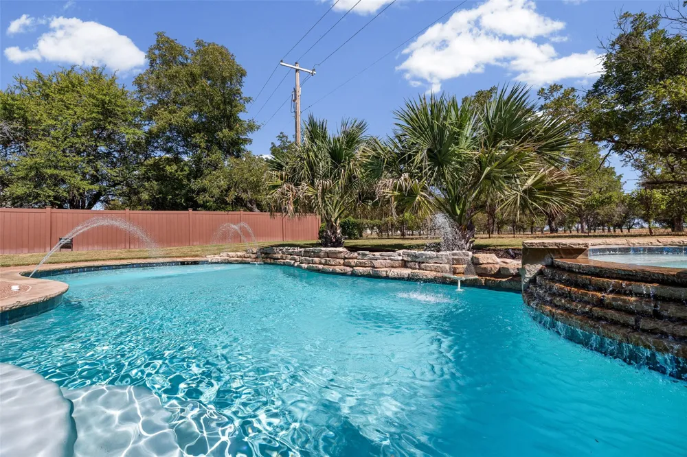 9719 Ravenswood Road Granbury, TX 76049