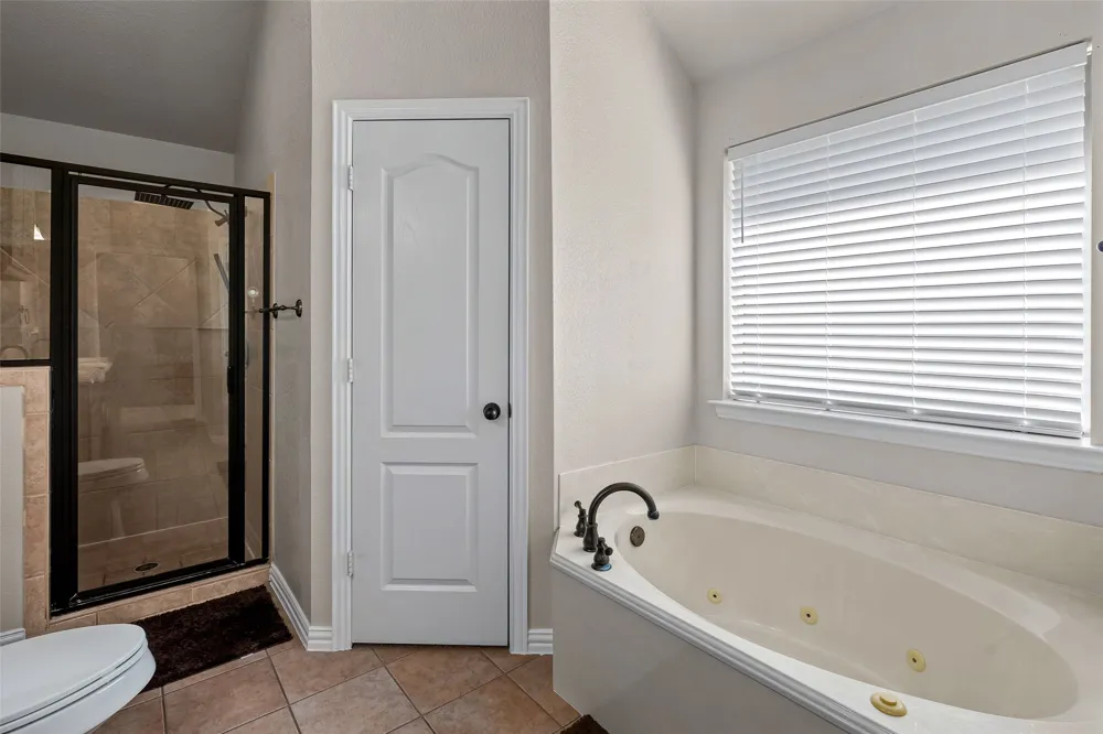 9719 Ravenswood Road Granbury, TX 76049