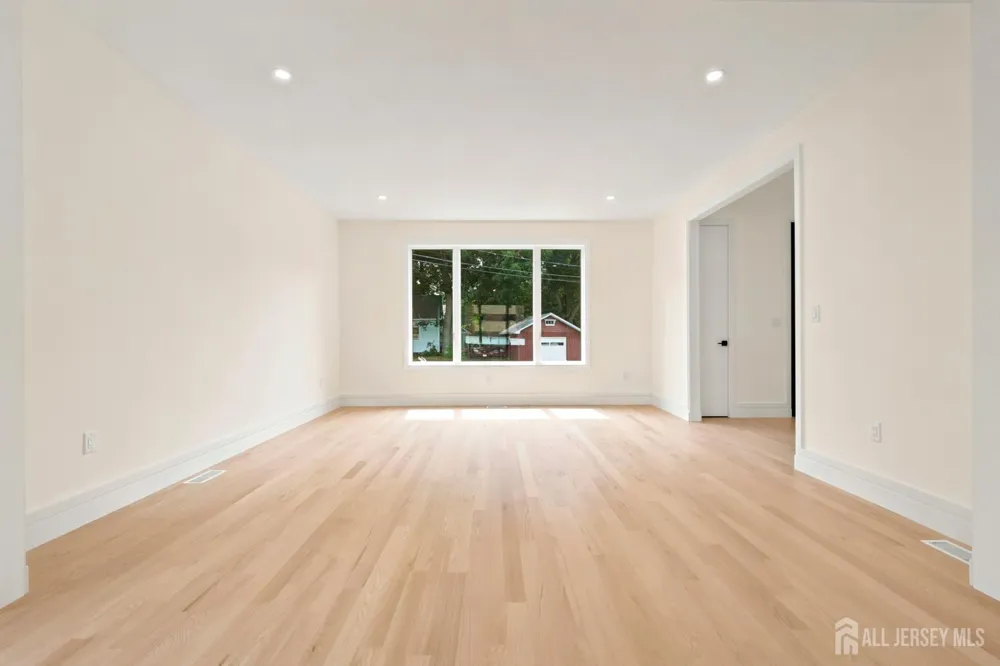 11 Gordon Avenue Spotswood, NJ 08884