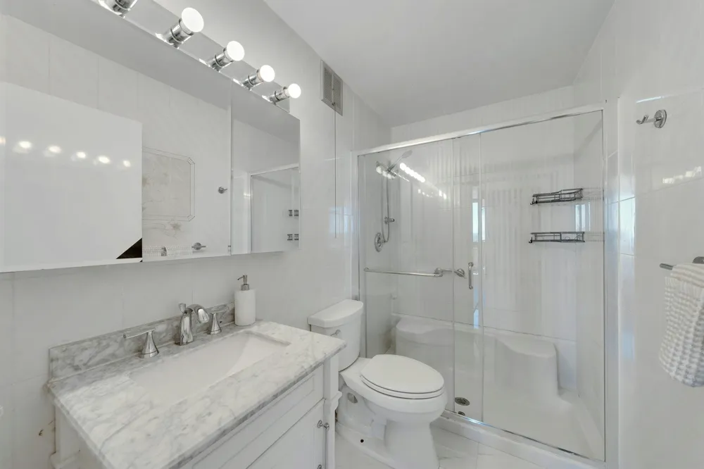 200 WINSTON DR Cliffside Park, NJ 07010