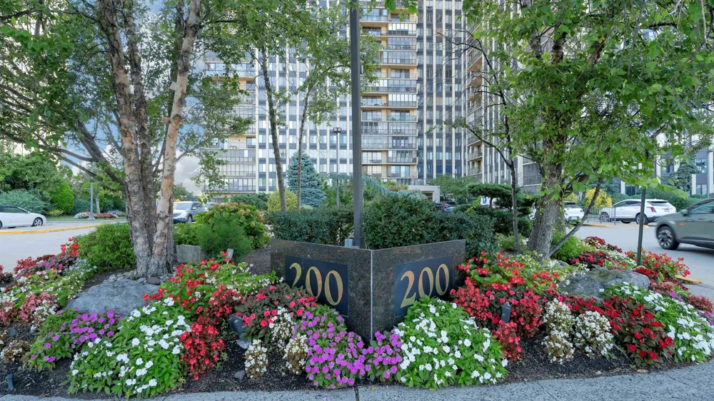 200 WINSTON DR Cliffside Park, NJ 07010