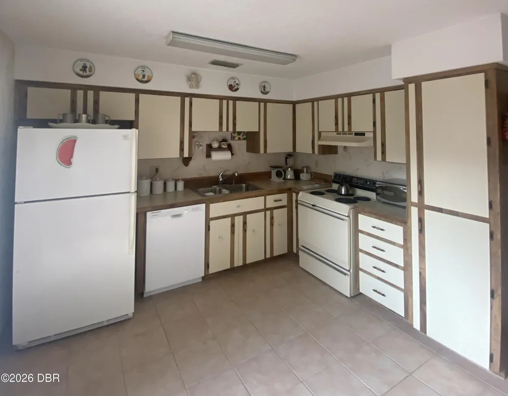 910 Big Tree Road #302 South Daytona, FL 32119