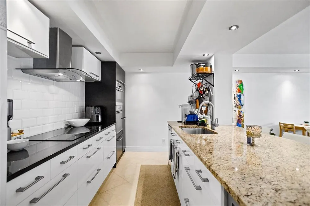 2900 NE 30TH STREET #G1 Fort Lauderdale, FL 33306