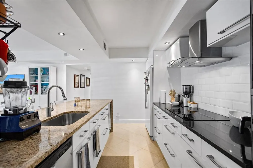 2900 NE 30TH STREET #G1 Fort Lauderdale, FL 33306