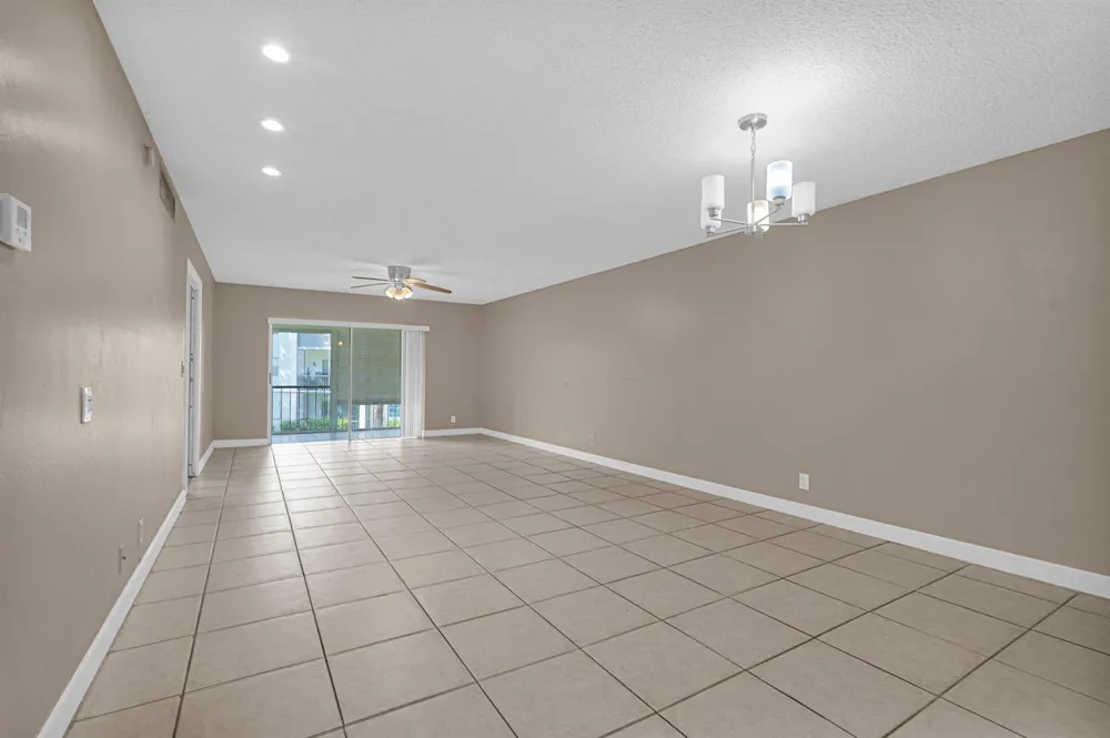 3360 SPANISH MOSS TERRACE #211 Lauderhill, FL 33319