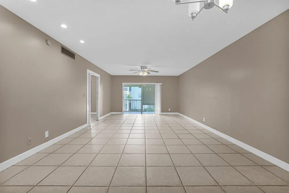 3360 SPANISH MOSS TERRACE #211 Lauderhill, FL 33319