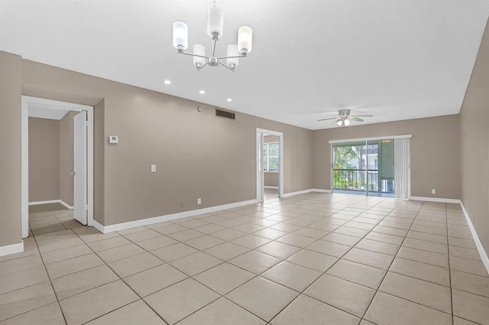 3360 SPANISH MOSS TERRACE #211 Lauderhill, FL 33319