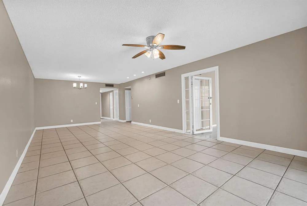 3360 SPANISH MOSS TERRACE #211 Lauderhill, FL 33319