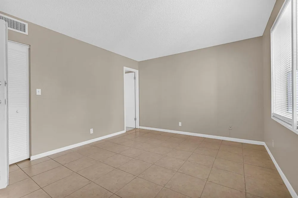 3360 SPANISH MOSS TERRACE #211 Lauderhill, FL 33319