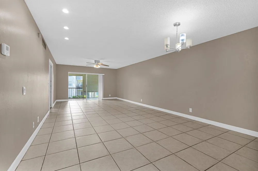 3360 SPANISH MOSS TERRACE #211 Lauderhill, FL 33319