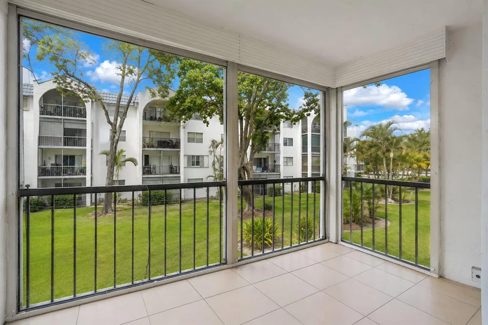 3360 SPANISH MOSS TERRACE #211 Lauderhill, FL 33319