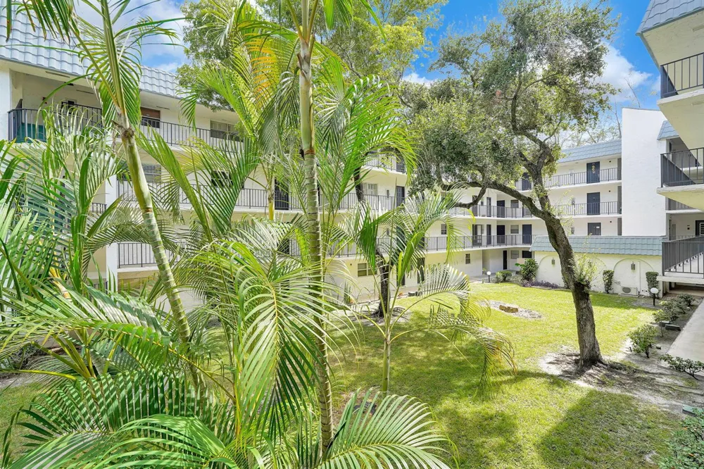 3360 SPANISH MOSS TERRACE #211 Lauderhill, FL 33319