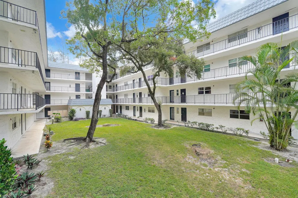 3360 SPANISH MOSS TERRACE #211 Lauderhill, FL 33319
