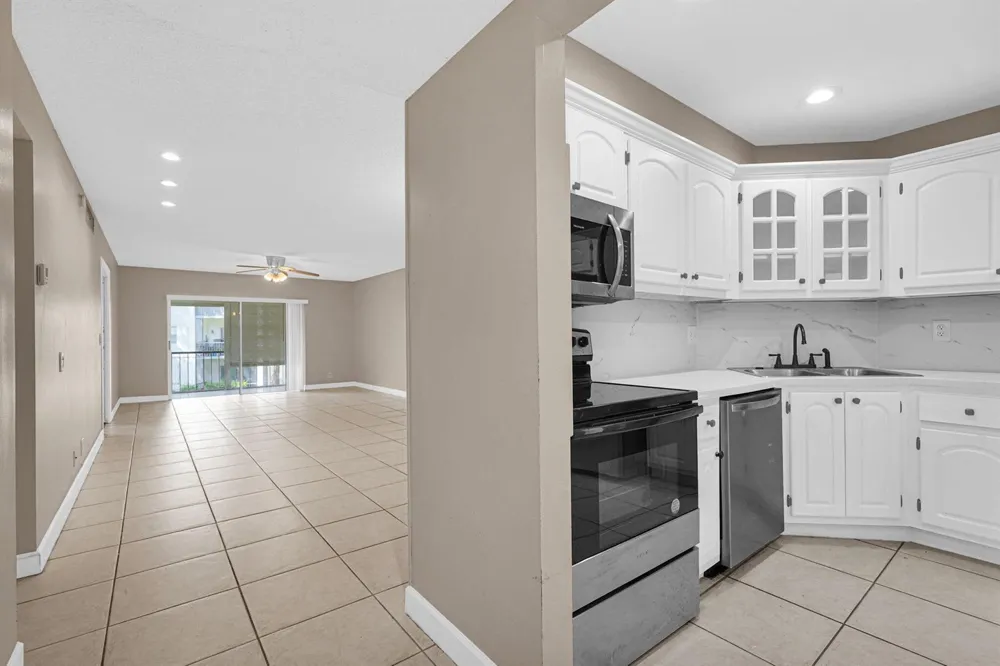 3360 SPANISH MOSS TERRACE #211 Lauderhill, FL 33319