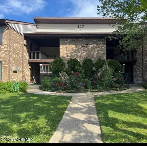147 Amberly Drive #G