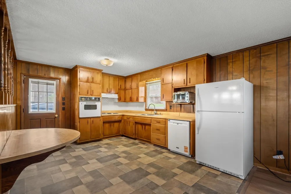 210 Lee Ave Woodbury, TN 37190