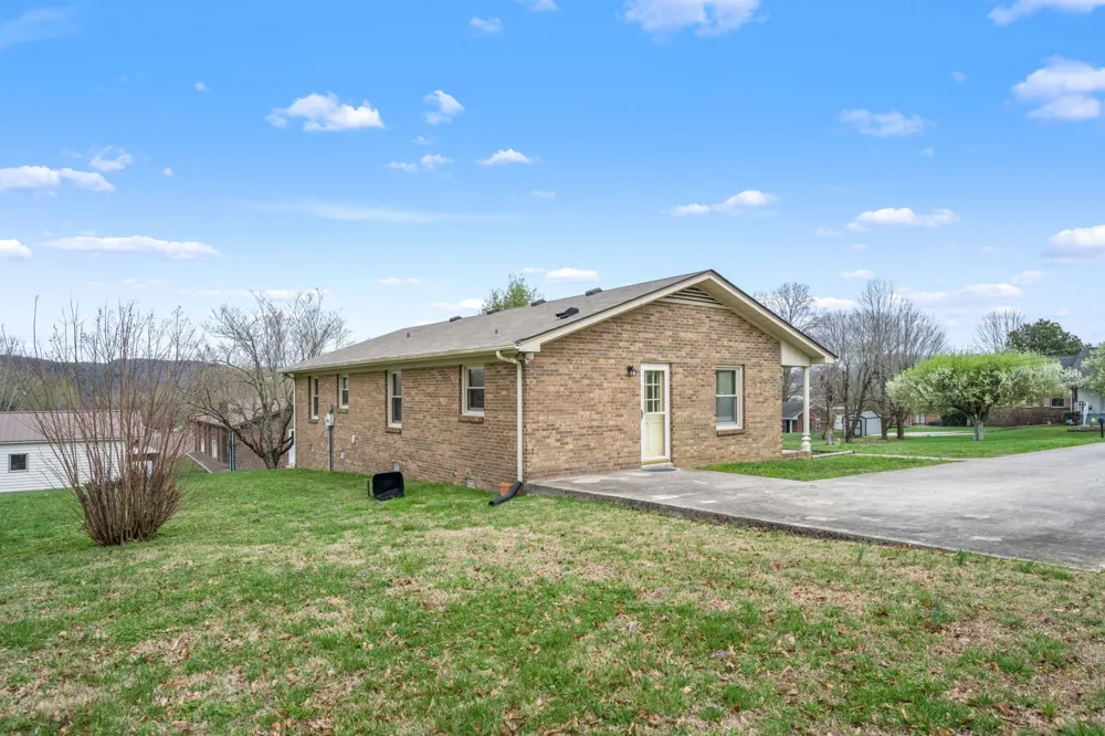 210 Lee Ave Woodbury, TN 37190