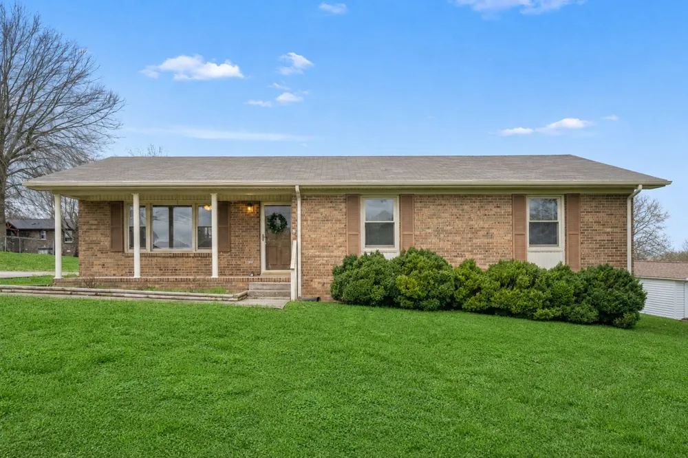 210 Lee Ave Woodbury, TN 37190