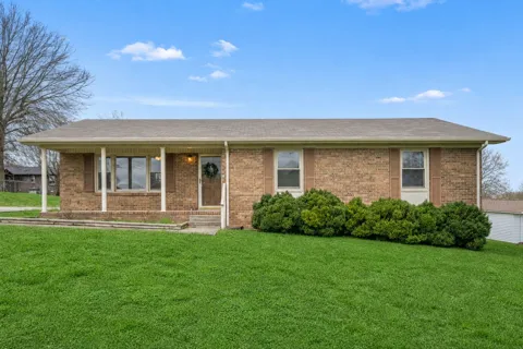 210 Lee Ave