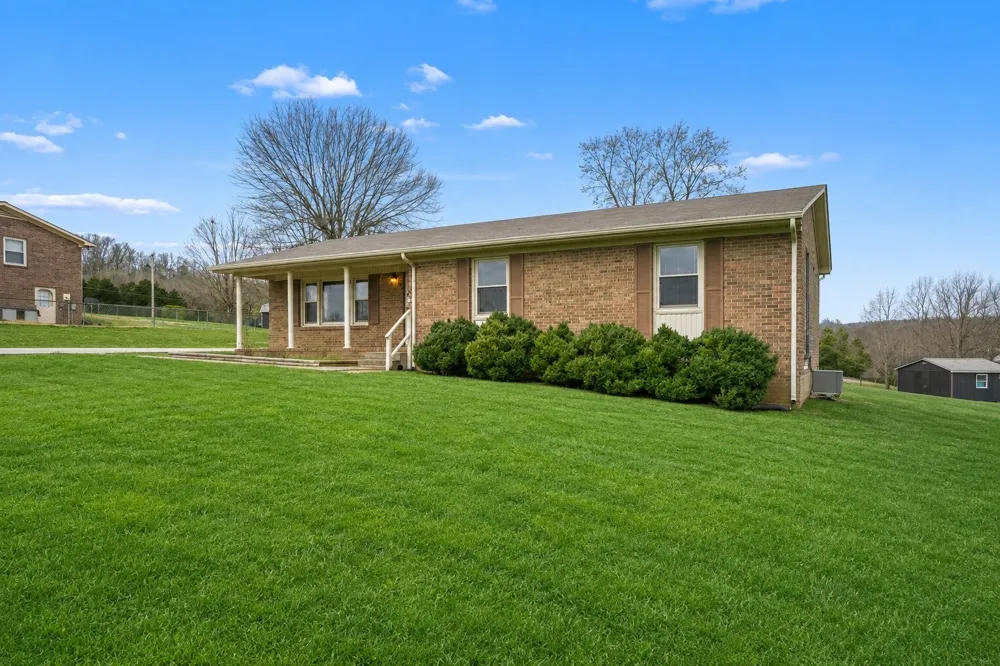 210 Lee Ave Woodbury, TN 37190