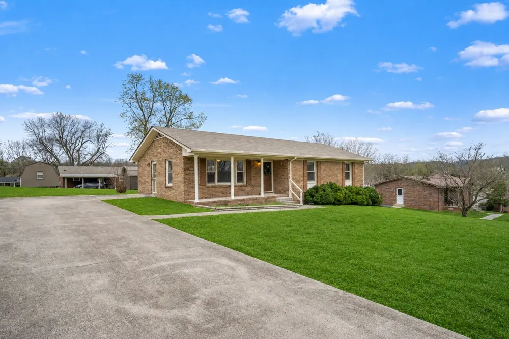 210 Lee Ave Woodbury, TN 37190
