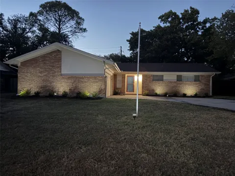 1306 Amherst Drive