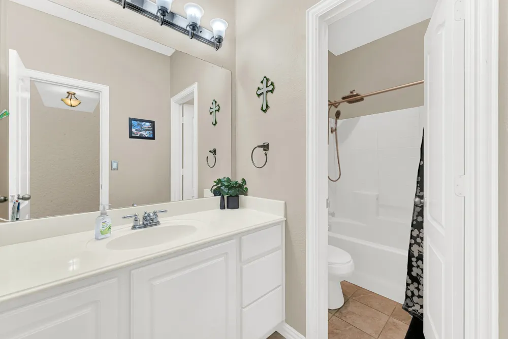 8120 Holliday Road Lantana, TX 76226