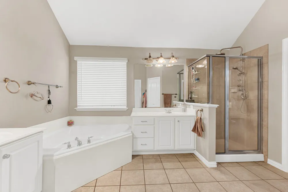 8120 Holliday Road Lantana, TX 76226